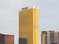 Дональд Трамп выпустит золотой смартфон T1 Phone
