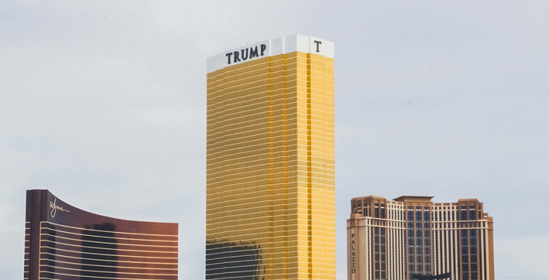 Дональд Трамп выпустит золотой смартфон T1 Phone