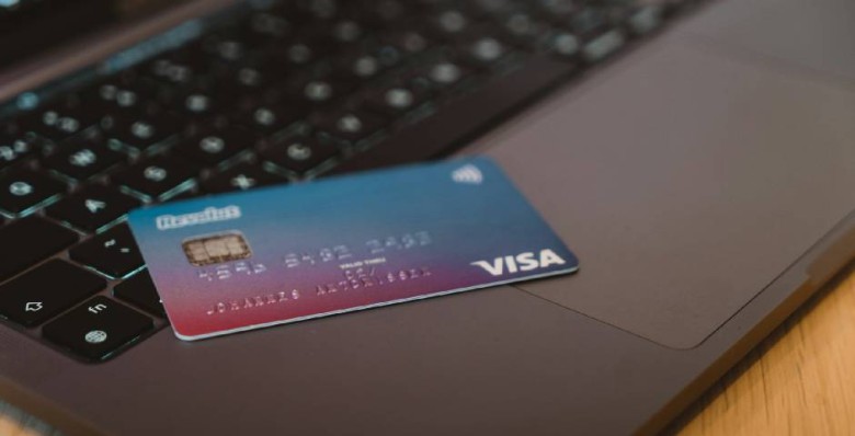 У части карт Visa и Mastercard в России истекут сертификаты безопасности