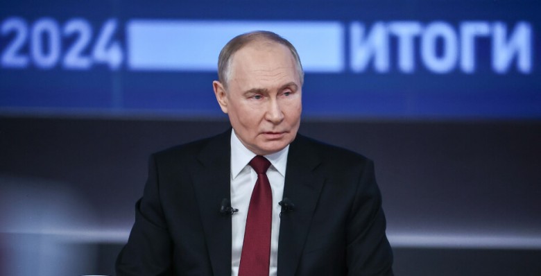 Владимир Путин выступил за ужесточение наказания для пособников телефонных мошенников