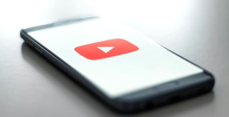 Владимир Путин заявил о большом количестве вопросов к YouTube