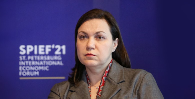 Замглавы Минэкономразвития: вклад женщин-домохозяек в ВВП РФ составляет не менее 13%
