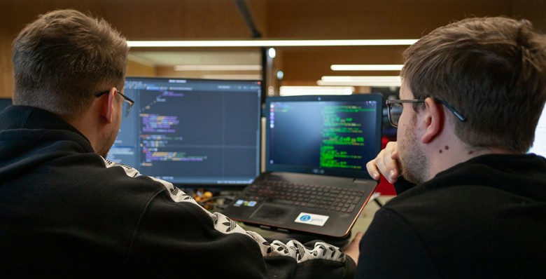 Минцифры: число IT-специалистов в России составляет более 1 млн человек