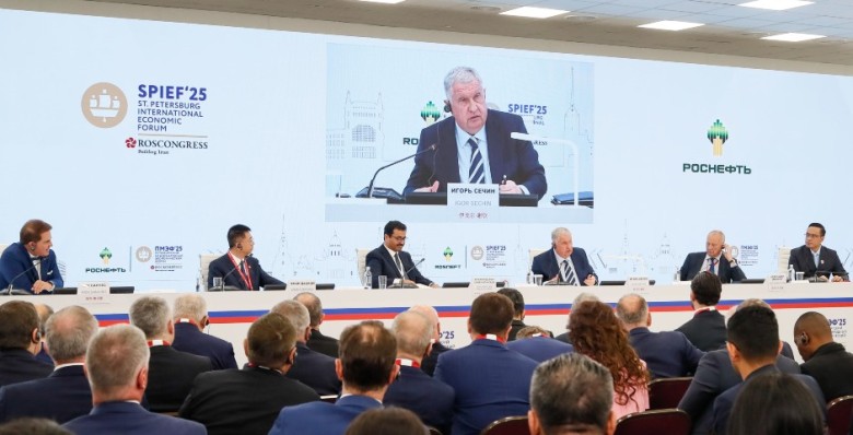 «Роснефть» закладывает в бизнес-план нефть по $45 в 2025 году и $42–43 в 2026-м