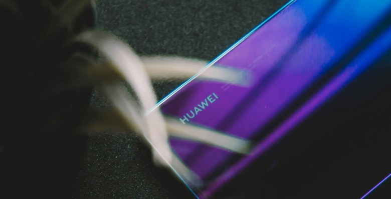 FT: Huawei вдвое увеличила выпуск исправных ИИ-чипов