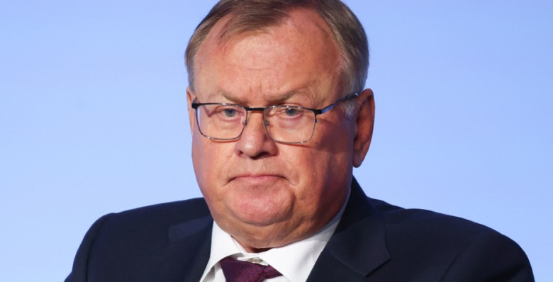 Андрей Костин: говорить о возвращении финорганизаций в Россию пока рано