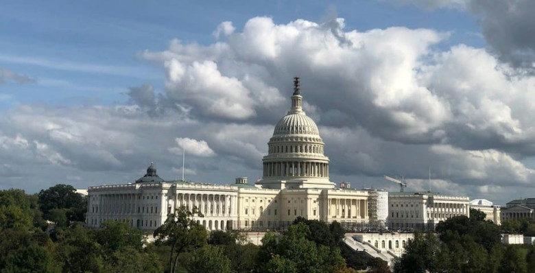 Сенат США поддержал законопроект Дональда Трампа о расходах и налогах