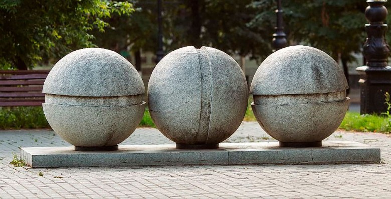 Земля держится на трех шурупах