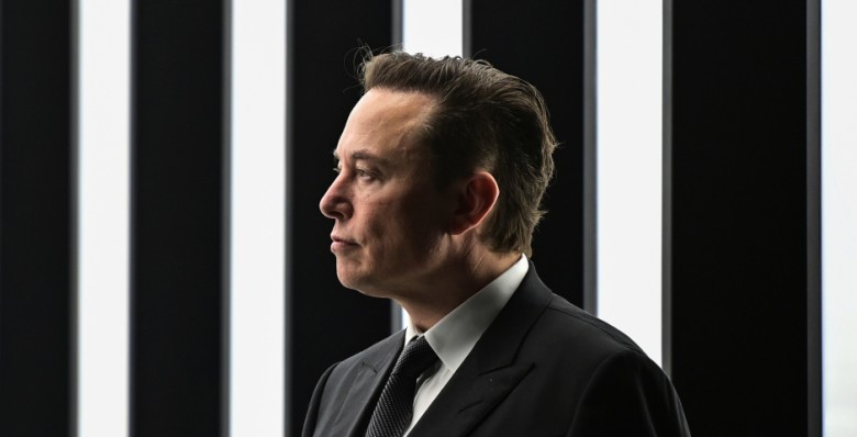 Илон Маск: тысячи человекоподобных роботов заработают на заводах Tesla в 2025 году