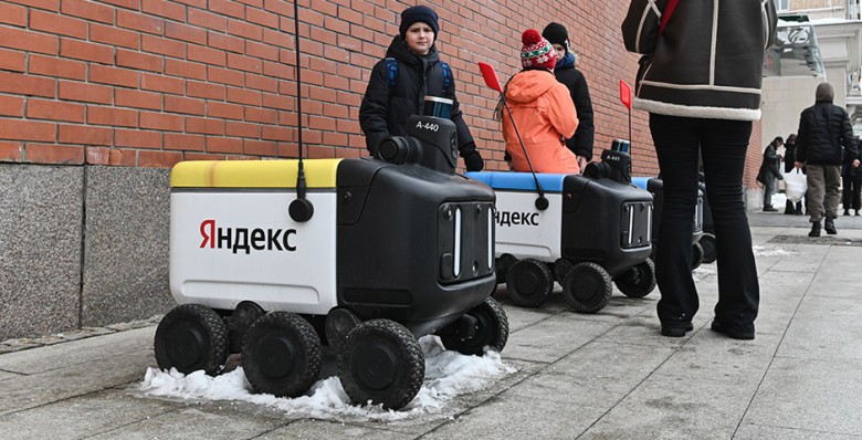 «Яндекс» начнет создавать человекоподобных роботов