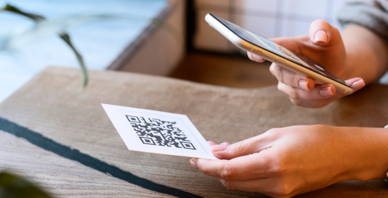 ЦБ запустит в середине года пилот с универсальным платежным QR-кодом