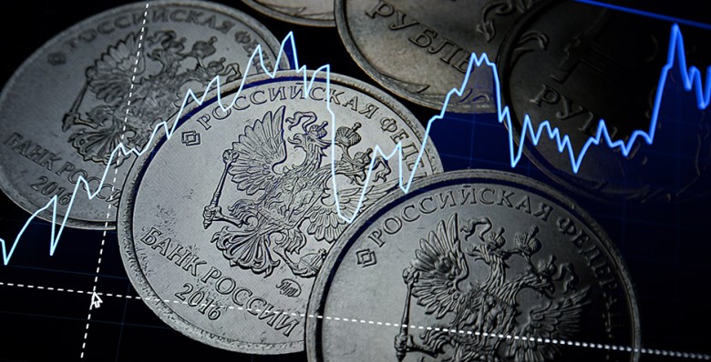 Курс доллара опустился ниже 82 рублей впервые с июня 2024 года