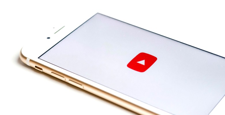 Число пользователей YouTube в России упало на 11%