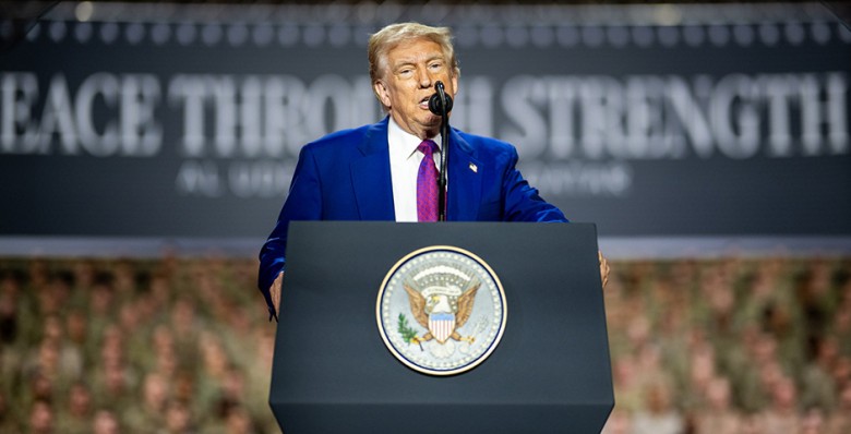 Дональд Трамп отложил введение 50%-ных пошлин для ЕС