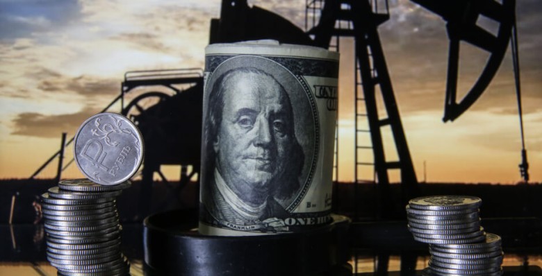 Цена нефти Brent впервые с 2021 г. опустилась ниже $70