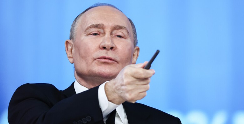 Владимир Путин поручил распространить семейную ипотеку на «вторичку»