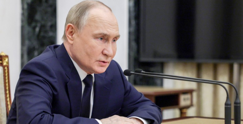 Владимир Путин: перекосов в экономике и в промышленности на фоне СВО допустить нельзя