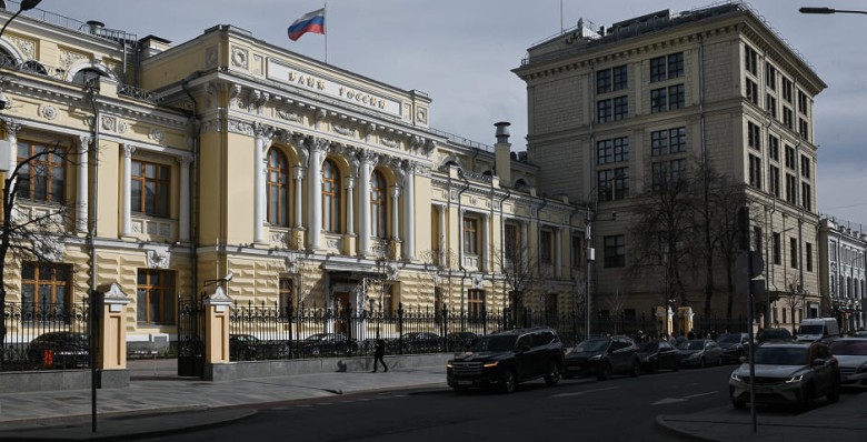 ЦБ назвал дату выпуска обновленной купюры в 1000 рублей