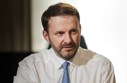Максим Орешкин назвал два варианта регулирования онлайн-платформ