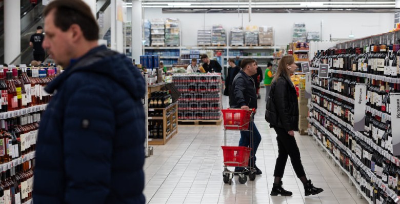 В Минпромторге допустили продажу алкоголя по биометрии