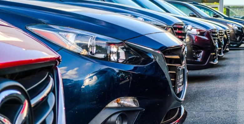 Продажи новых автомобилей в ЕС в марте упали рекордно за 16 месяцев
